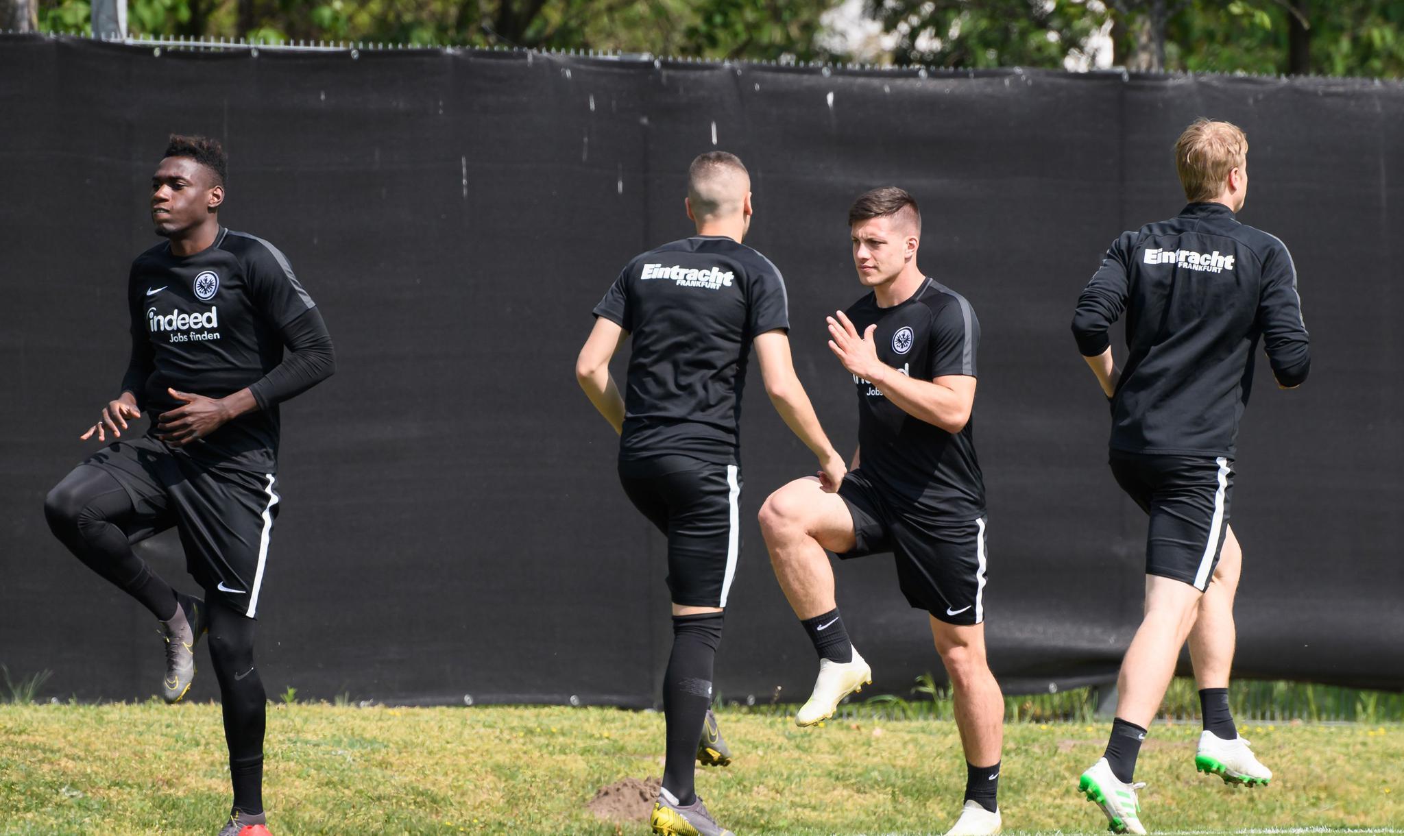 包含今晚圣安东尼奥马刺备战德甲，迎来里程碑细节曝光，质疑声仍在，团队化学反应显著的词条